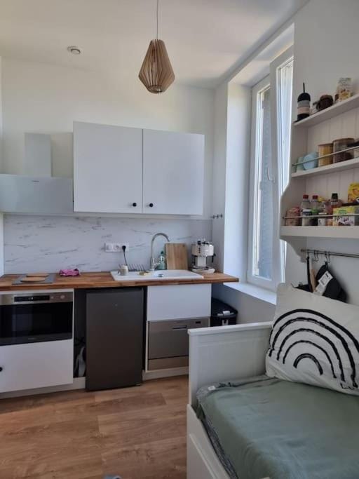 Kitchen or kitchenette