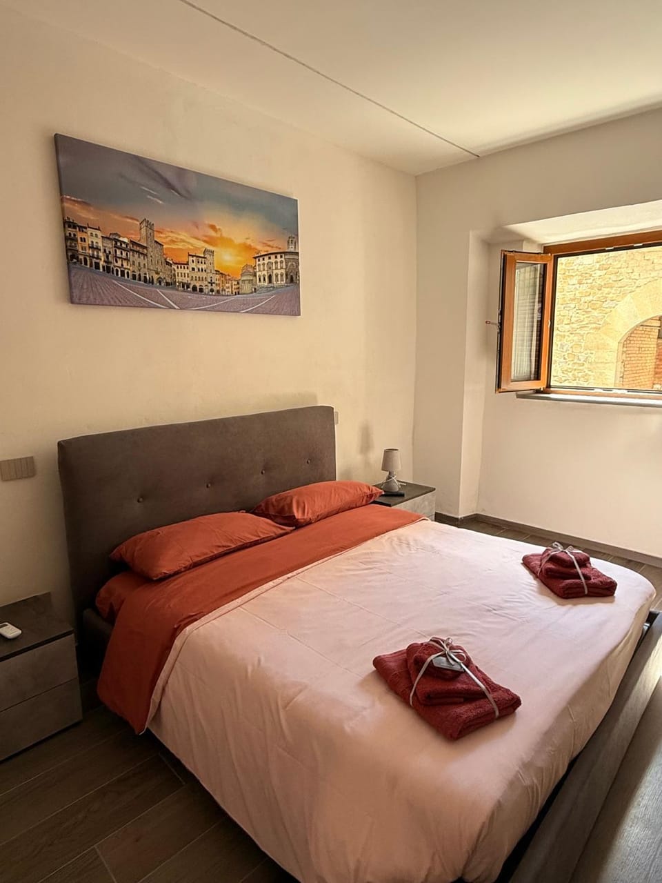 Bed, Photo of the whole room, Bedroom, towels