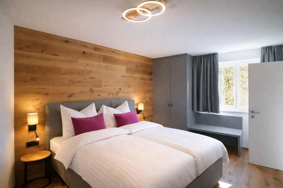 Bed, Photo of the whole room, wardrobe