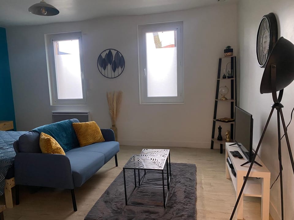 TV and multimedia, Living room, Seating area