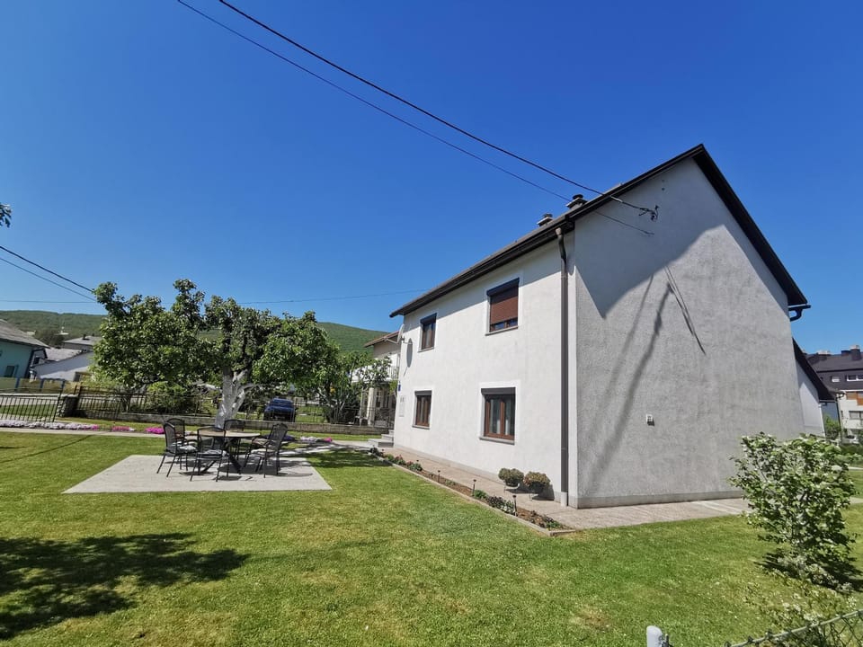 Property building, Day, Garden, Garden view