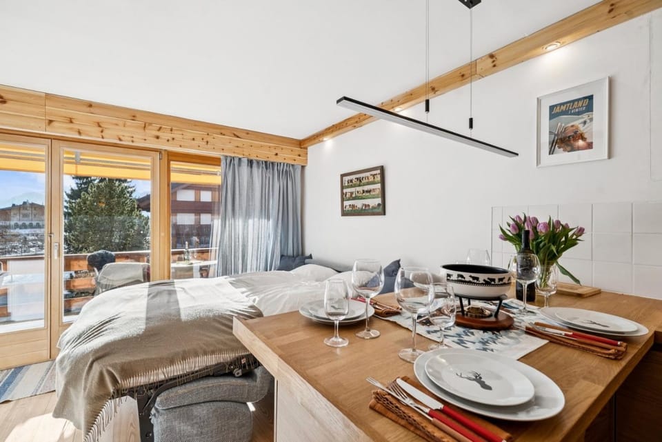 Central flat in Villars sur Ollon, Amethyste, for 4, with two double beds, balcony and 75m to ski-train Apartment in Ollon