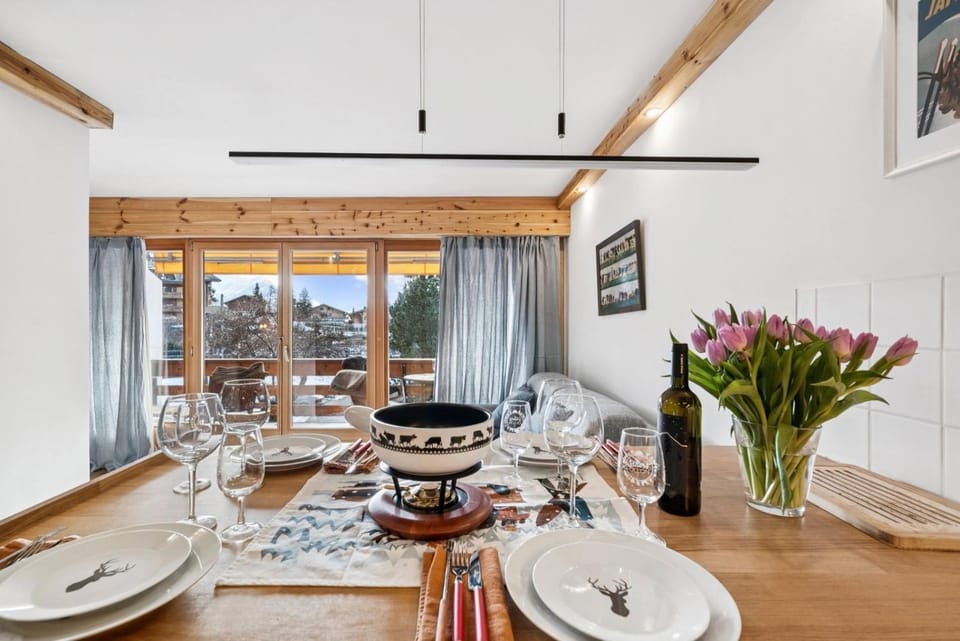 Central flat in Villars sur Ollon, Amethyste, for 4, with two double beds, balcony and 75m to ski-train Apartment in Ollon