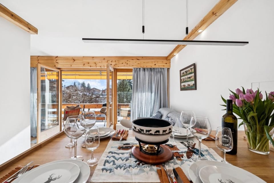 Central flat in Villars sur Ollon, Amethyste, for 4, with two double beds, balcony and 75m to ski-train Apartment in Ollon