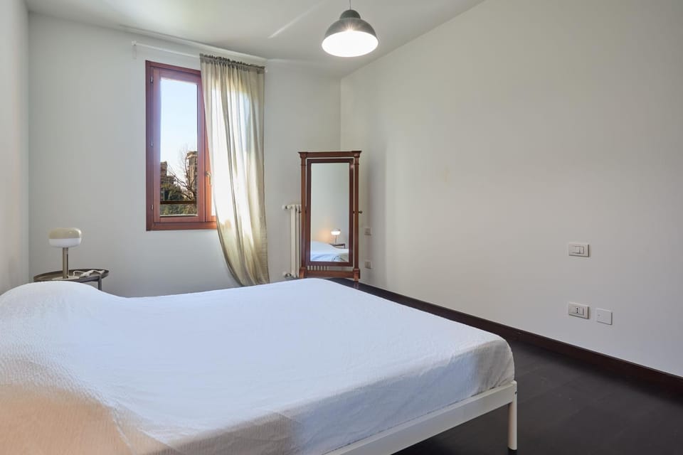 Deluxe Navigli Apartment in Milan