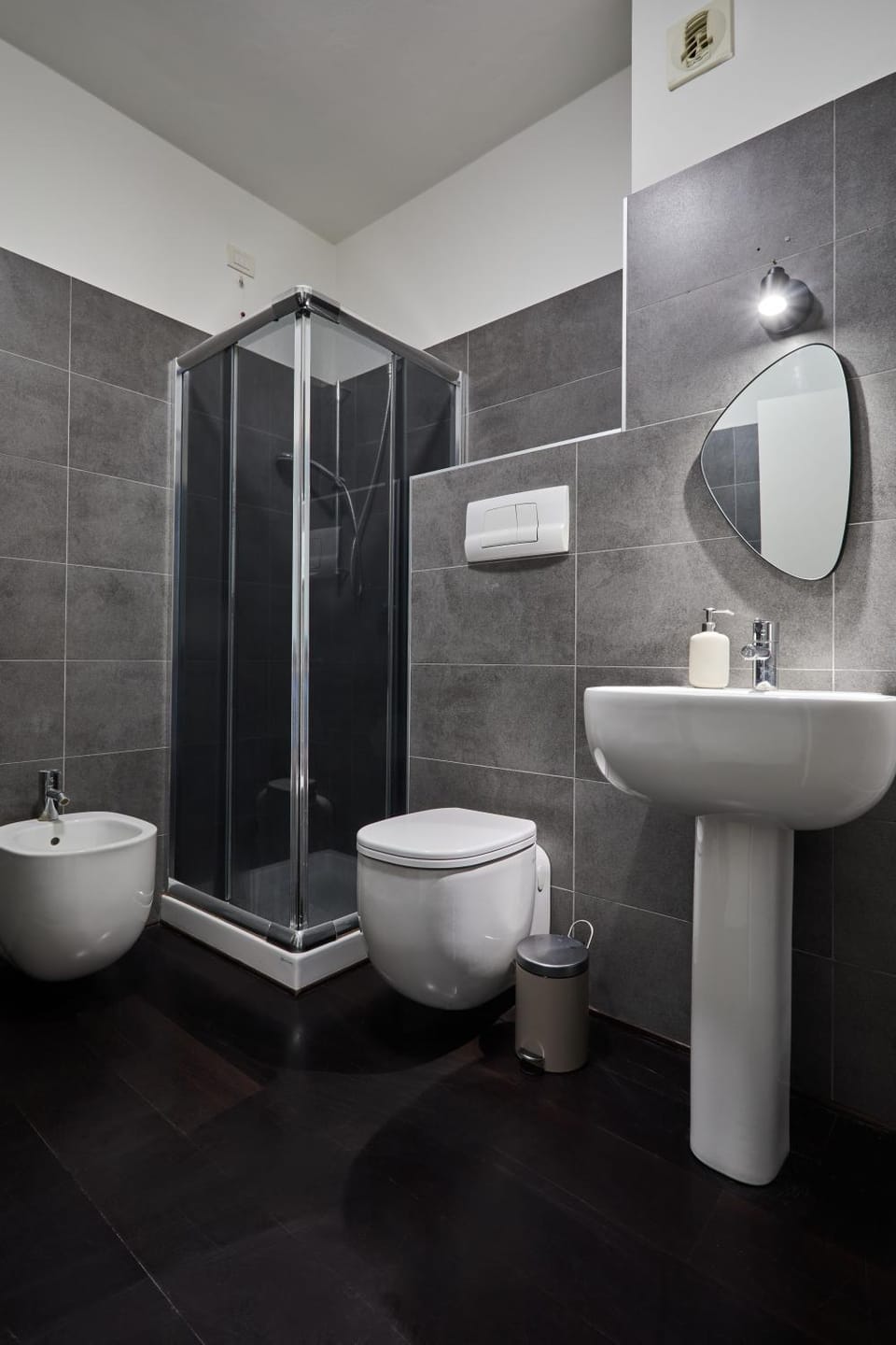 Deluxe Navigli Apartment in Milan