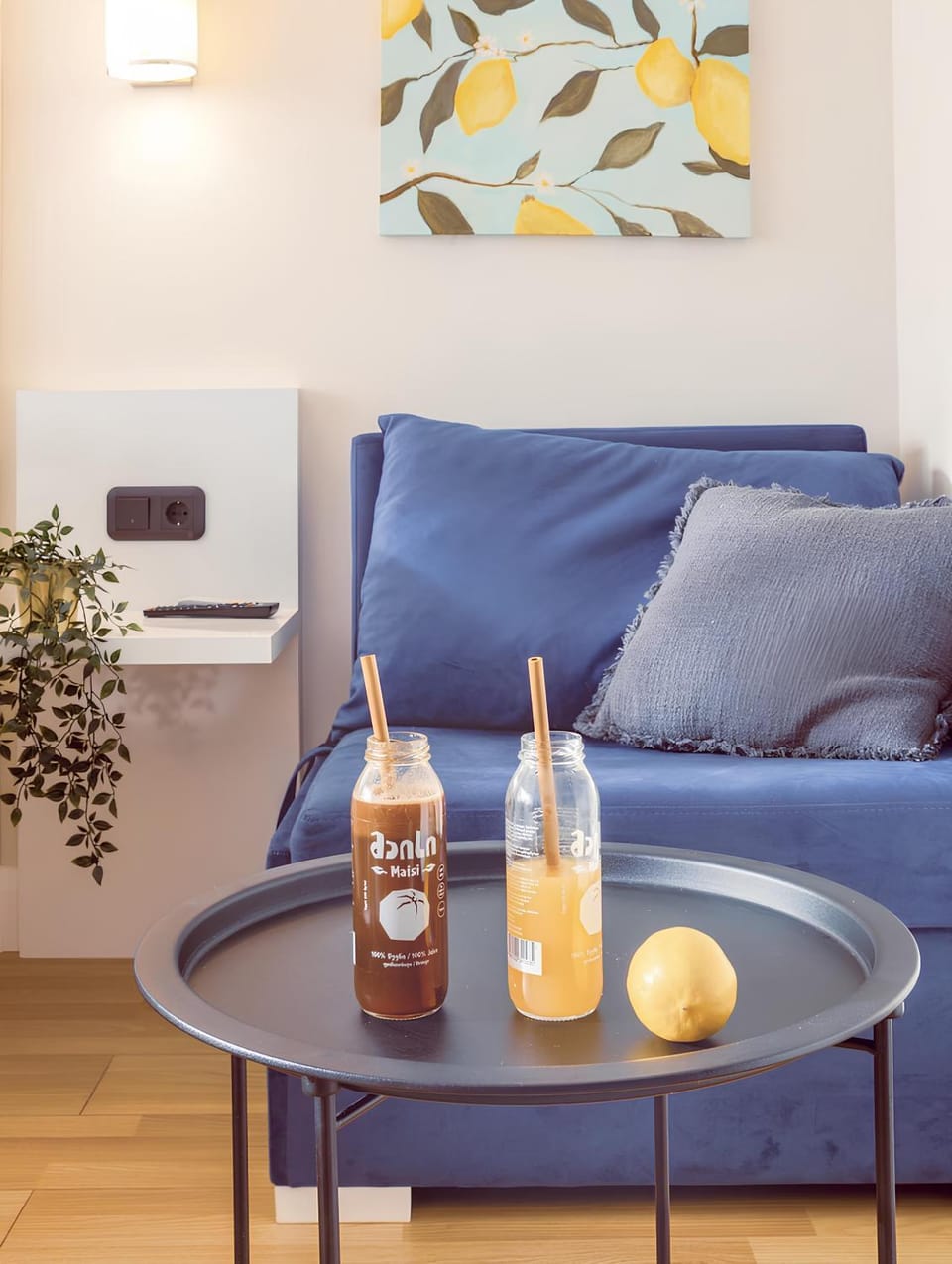Living room, Food and drinks, Seating area, Drinks, Alcoholic drinks