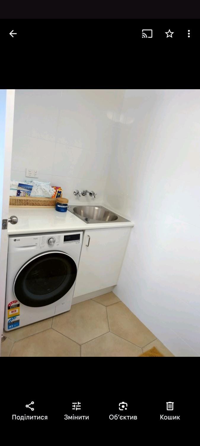 Stay on the Strand, Townsville, one bedroom apartment on the third floor, free secured parking Apartment in Townsville