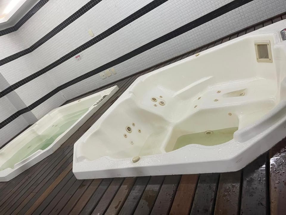 Hot Tub, Hot Tub, Sauna, Spa and wellness centre/facilities