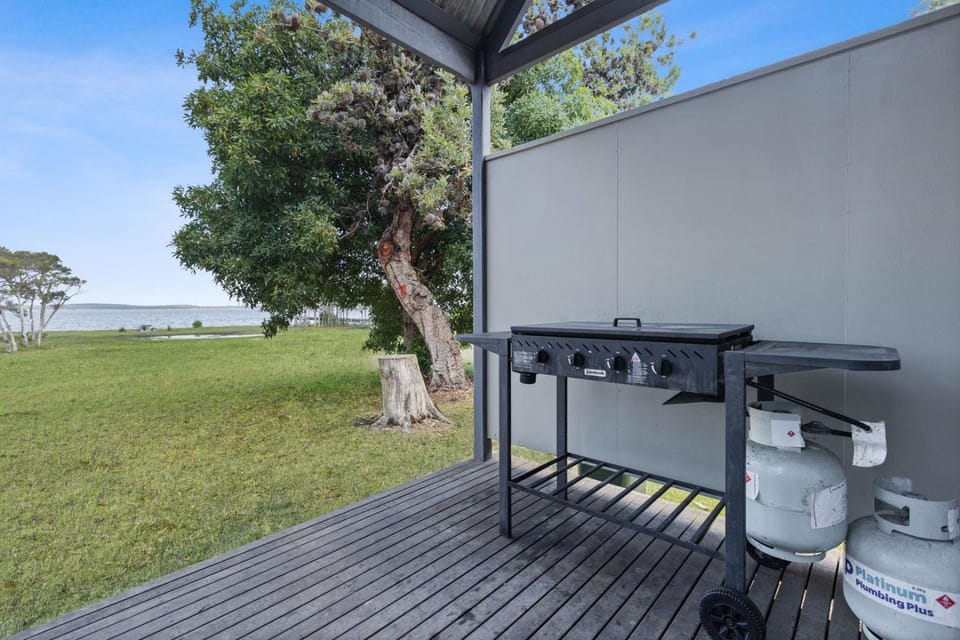 Steamer - Waterfront Retreat House in Loch Sport