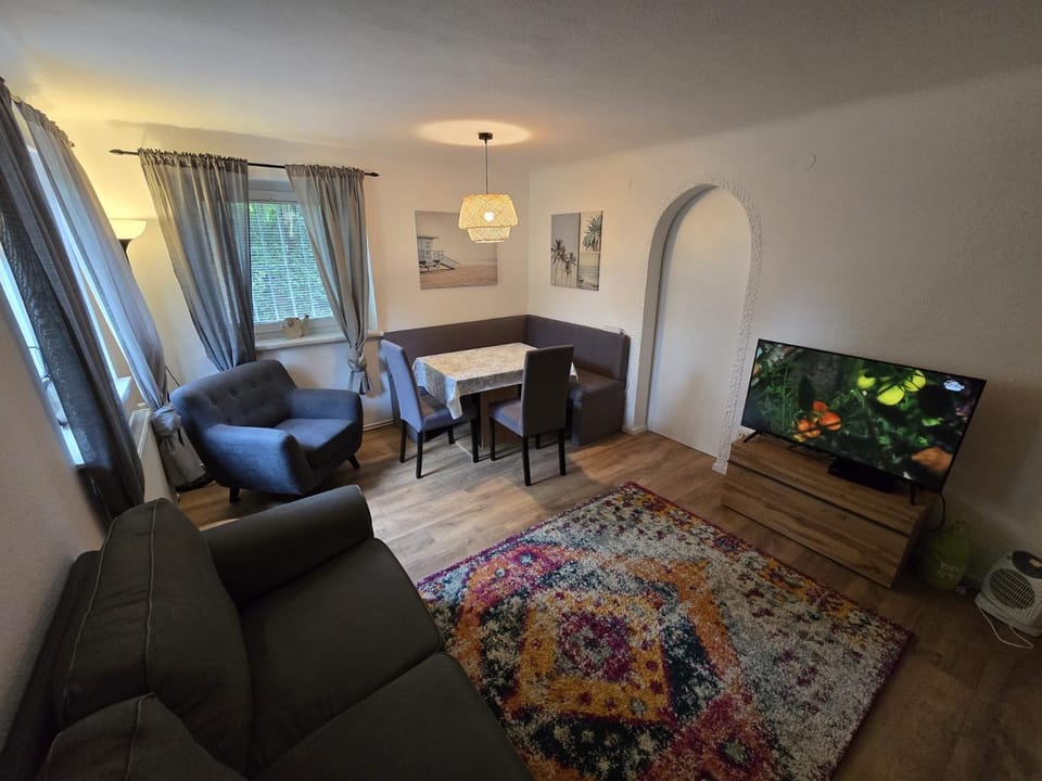 Haus mit Garten, U Bahn Nähe, gratis Parkplätze House in Vienna