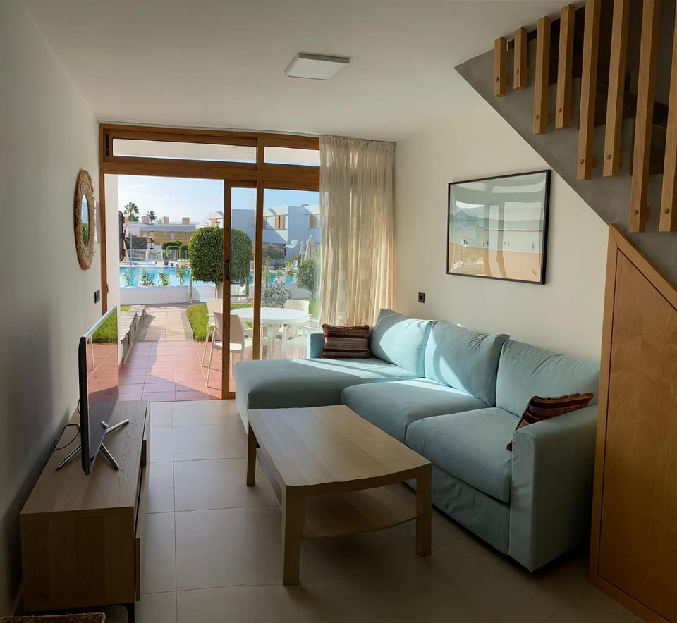 TV and multimedia, Balcony/Terrace, Seating area