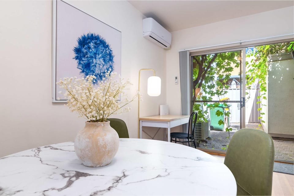 2BR Urban Nest Cosy & Central - Free Parking House in Adelaide
