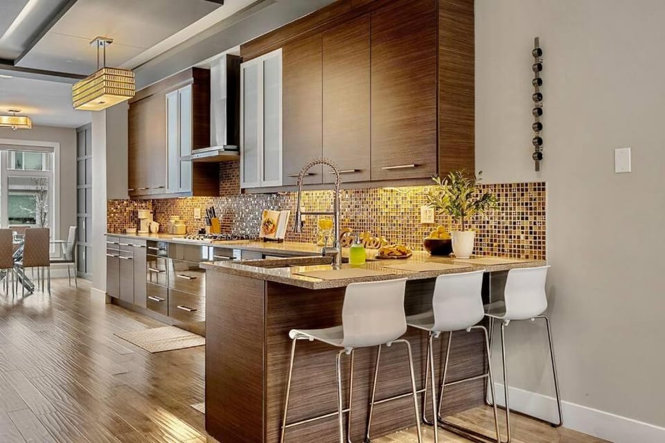 Luxury Cityscape Retreat with Hot Tub House in Calgary