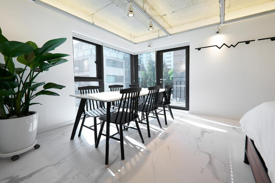 B9 Tailored Service Home near Hongik Univ Station House in Seoul