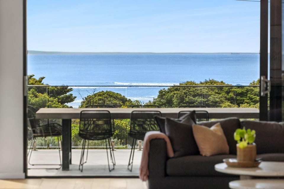 Esplanade Ultimate Luxury Pool & Ocean Views House in Torquay