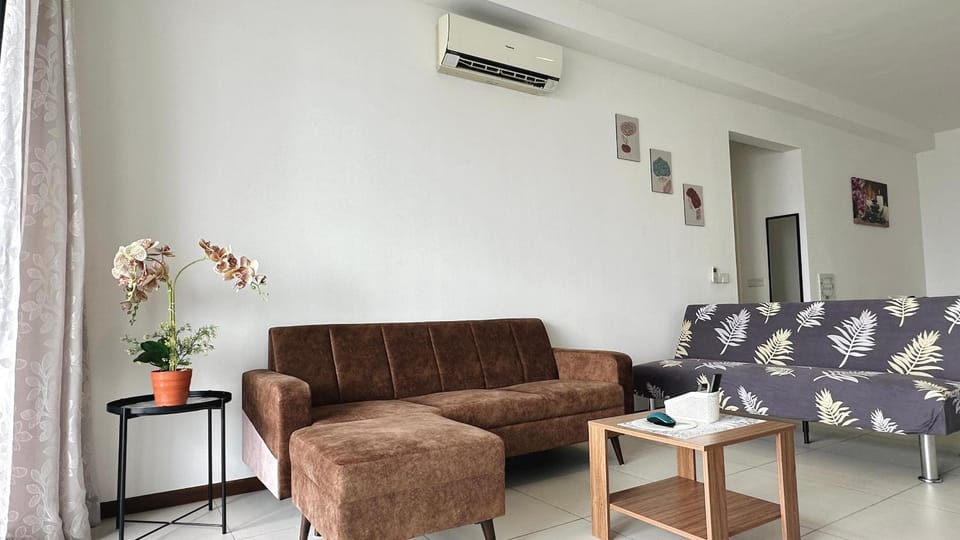 Living room, Seating area, air conditioner