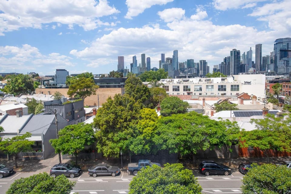 Bright City View Apartment West Melbourne Apartment in Melbourne