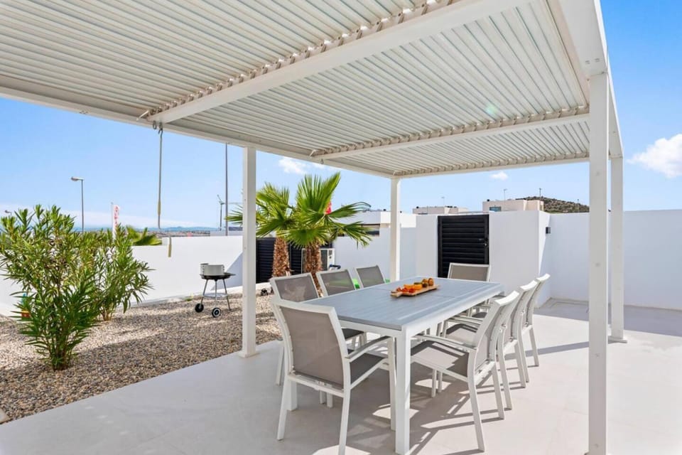 Luxury family villa with privacy Villa in Vega Baja del Segura