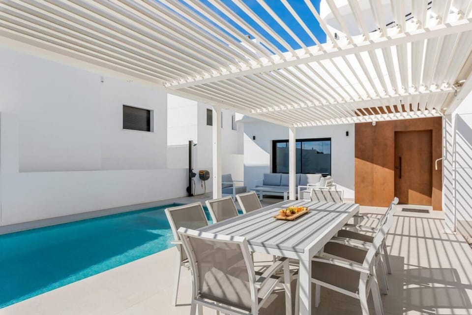 Luxury family villa with privacy Villa in Vega Baja del Segura