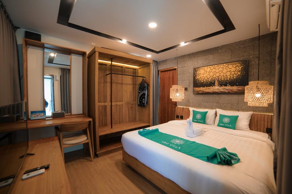 Bedroom, wardrobe