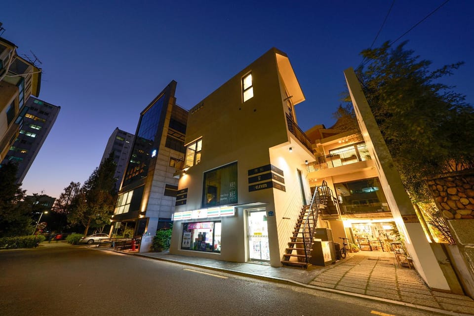 L9 Tailored Service Home near Hongik Univ Station House in Seoul