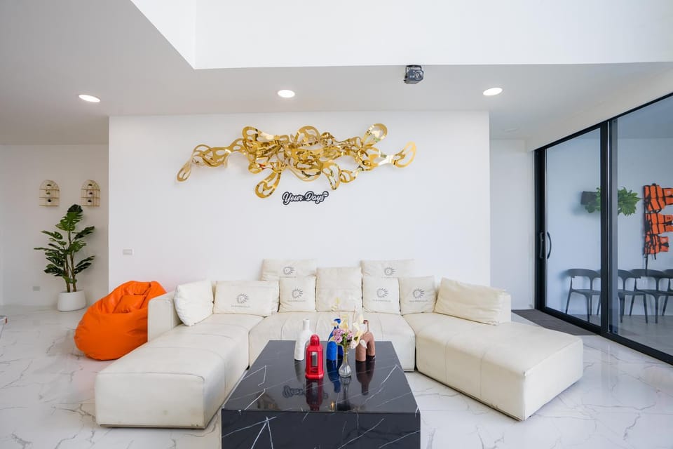 Living room, Seating area