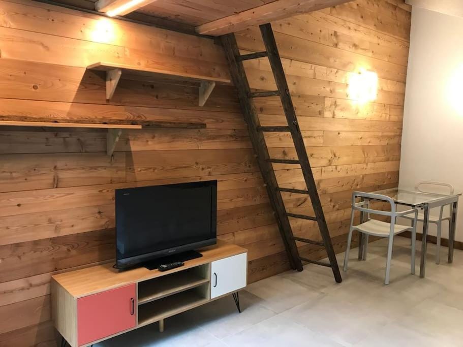 Cozy Apartment close to the ski slopes Apartment in Courmayeur