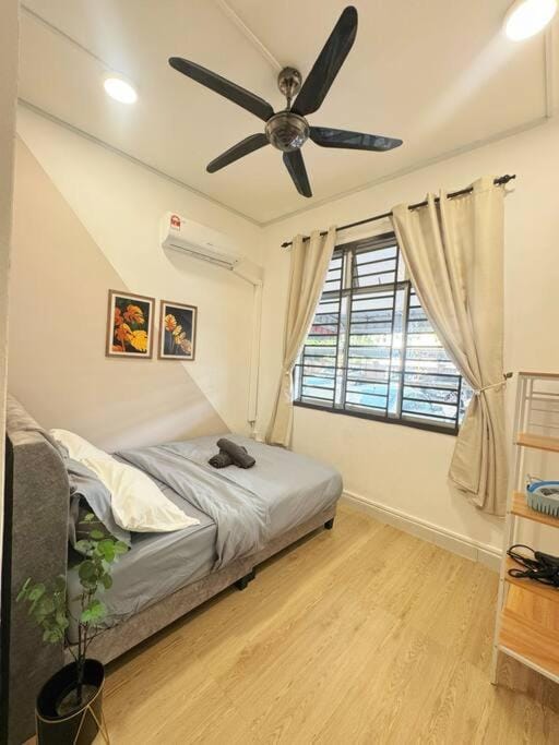 Villa 14min Sutera Mall&Paradigm&Legoland&5min Xin Wan Chay Apartment in Johor Bahru
