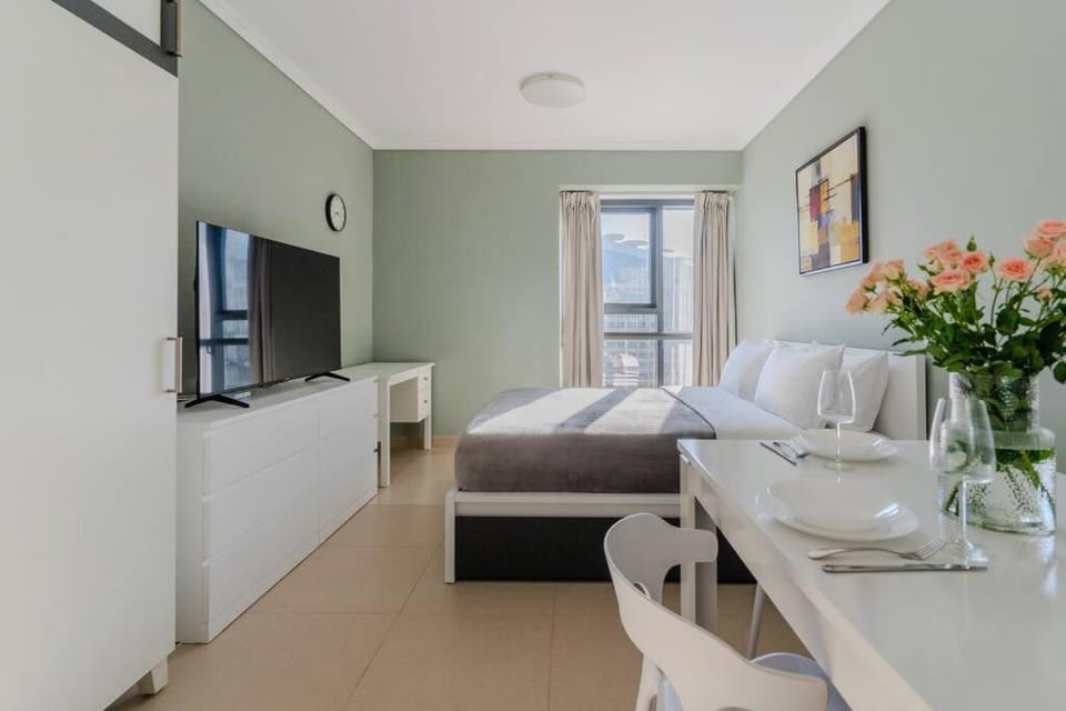 JLT Studio apartment Goldcrest Executive Apartment in Dubai