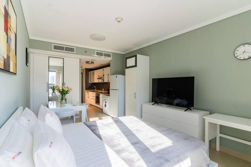 JLT Studio apartment Goldcrest Executive Apartment in Dubai