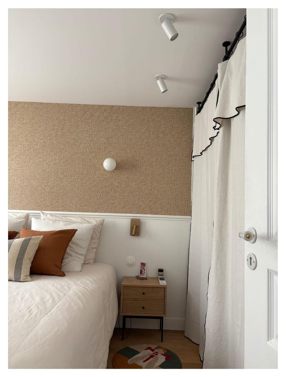 Bed, Photo of the whole room, Bedroom, wardrobe