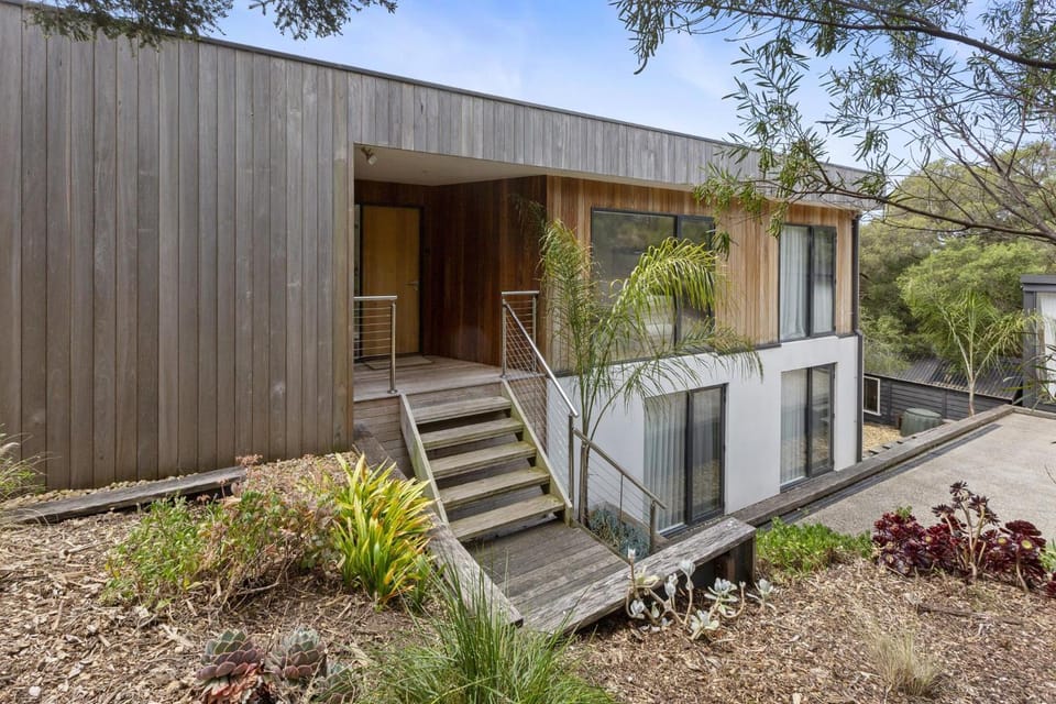 Bird House Wellness Retreat - Sauna Mineral Pool House in Melbourne