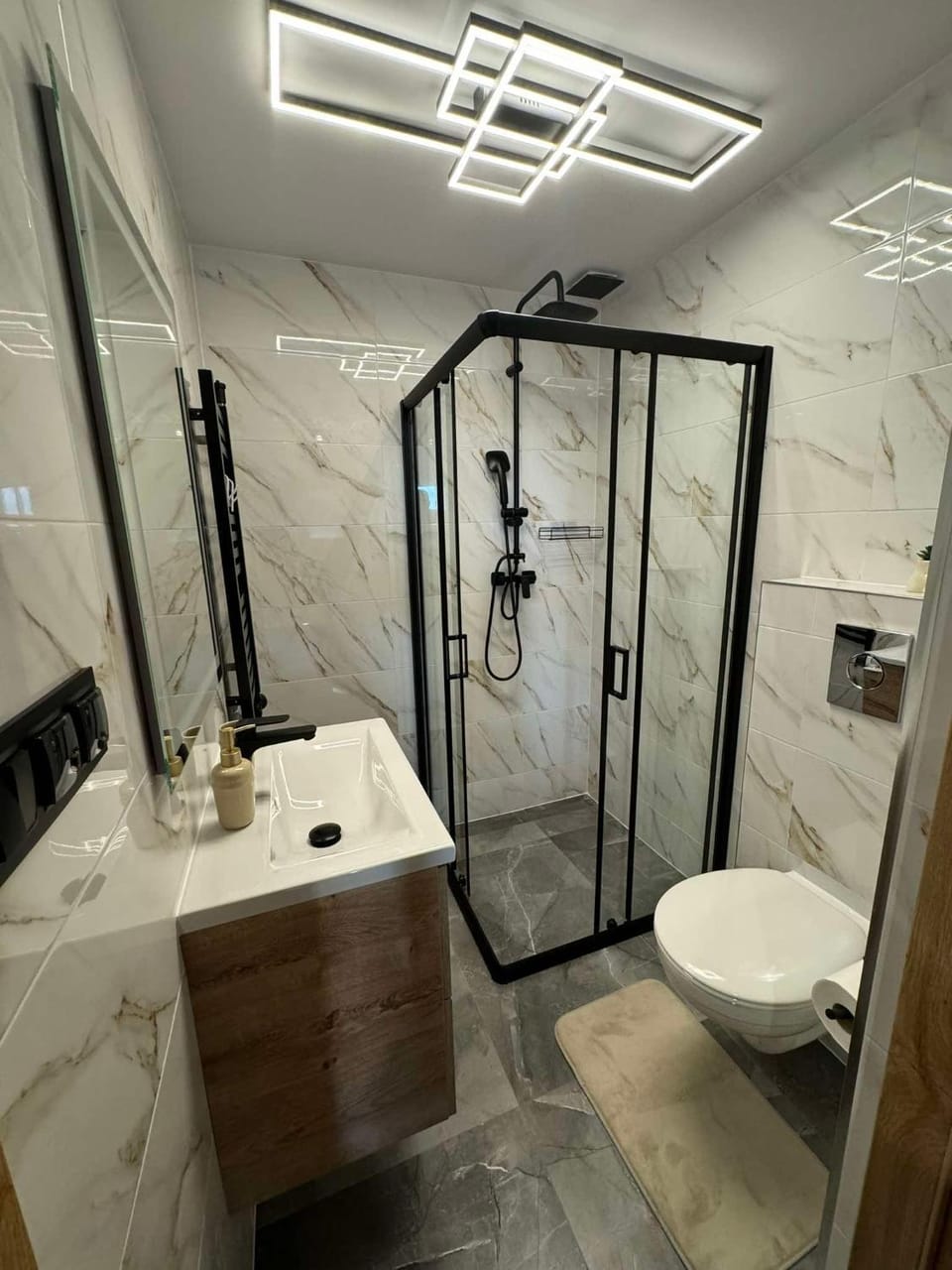 Shower, Toilet, Bathroom