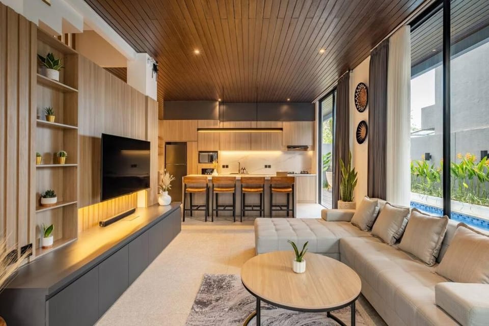 TV and multimedia, Kitchen or kitchenette, Living room, Seating area, Dining area