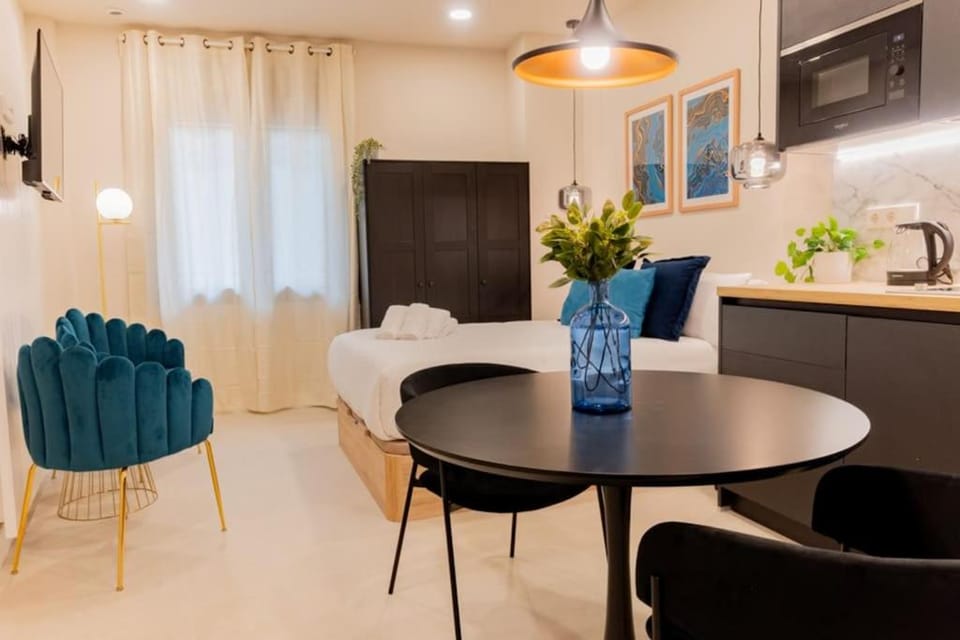 TV and multimedia, Kitchen or kitchenette, Living room, Dining area
