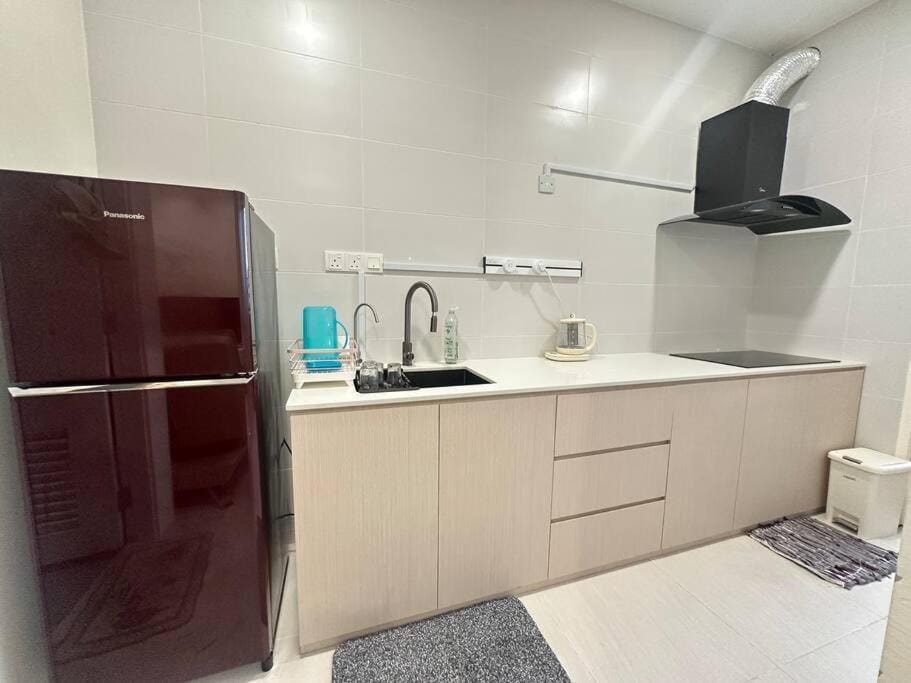 Coffee/tea facilities, Kitchen or kitchenette, stove