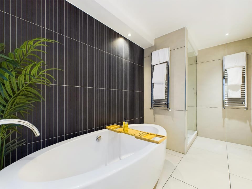 Shower, Bathroom, Bath, towels
