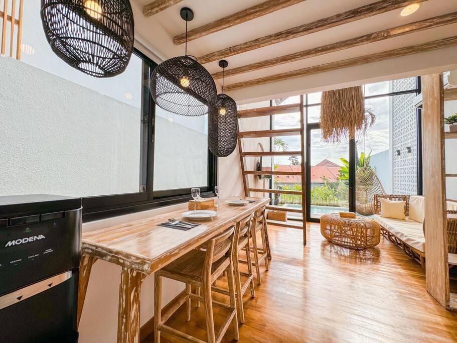 Stylish Tiny Villa Mezzanine near Canggu Central Villa in North Kuta