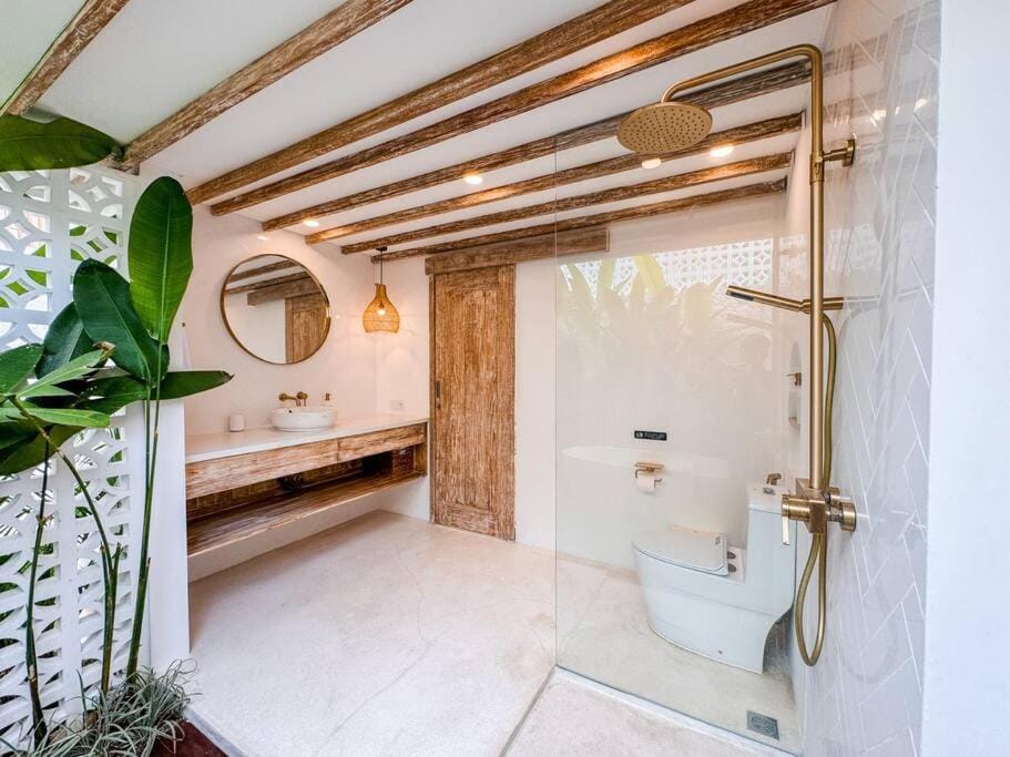 Stylish Tiny Villa Mezzanine near Canggu Central Villa in North Kuta