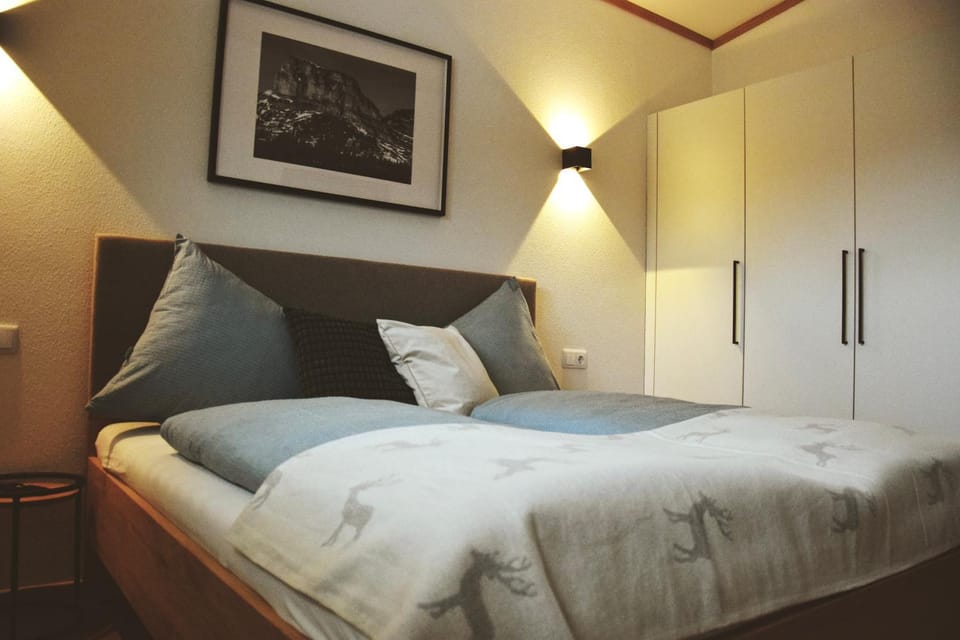 Bed, Bedroom, wardrobe