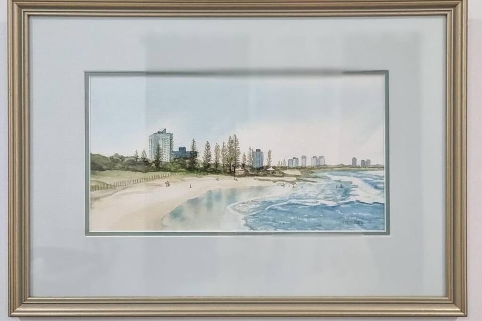 Wishart 1Bed 1Bath Tiny, Quiet House w Parking M15 Apartment in Brisbane