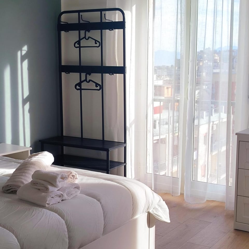 Bed, Bedroom, towels, wardrobe