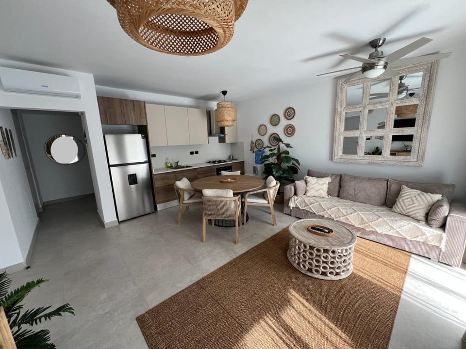 Kitchen or kitchenette, Living room, Seating area, Dining area, air conditioner