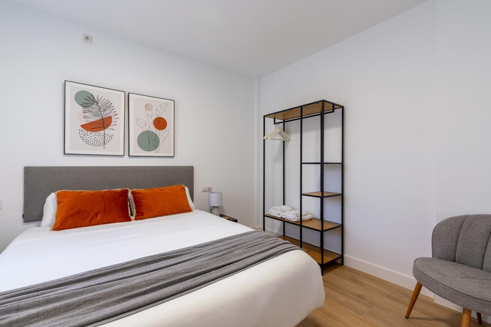 Bed, Photo of the whole room, Bedroom