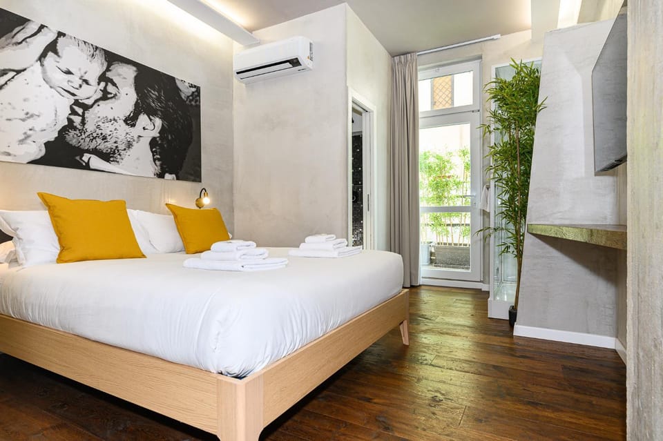 Bed, Photo of the whole room, Bedroom, air conditioner