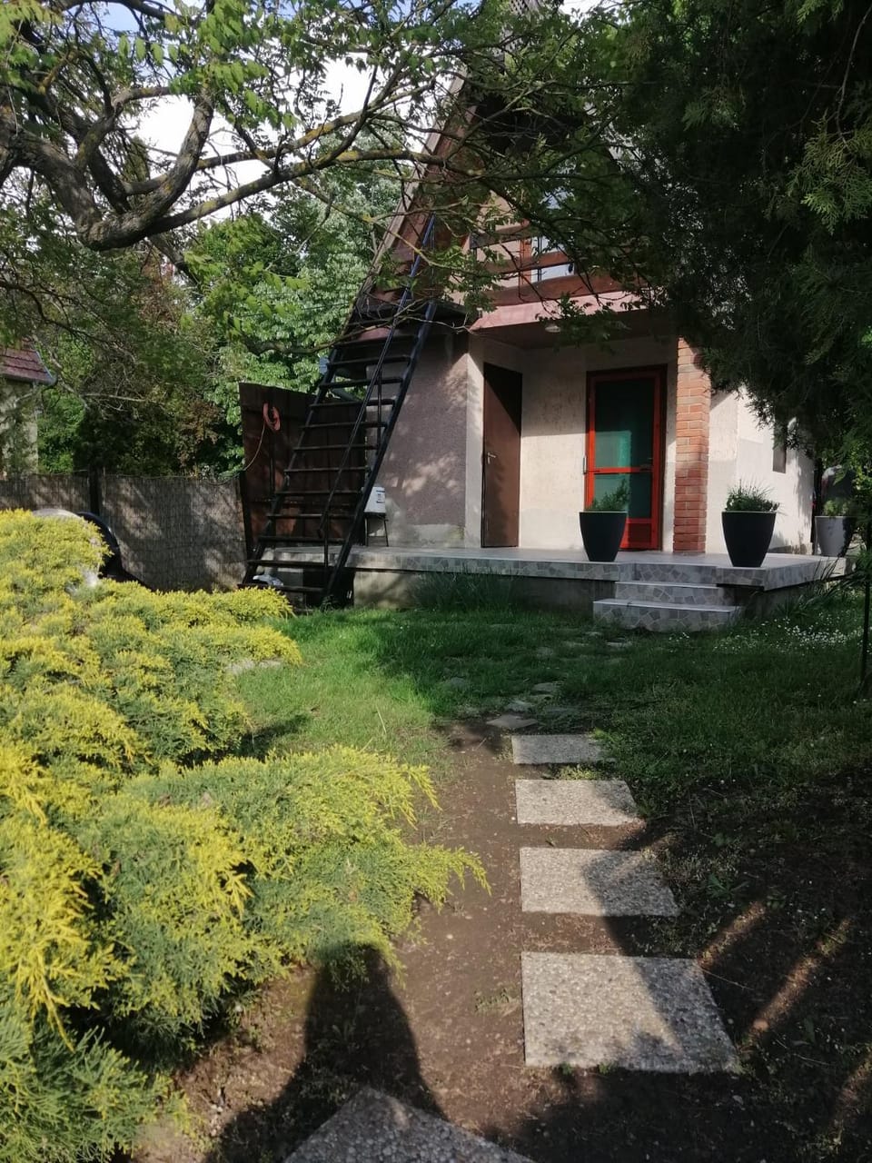 Property building, Garden, Balcony/Terrace