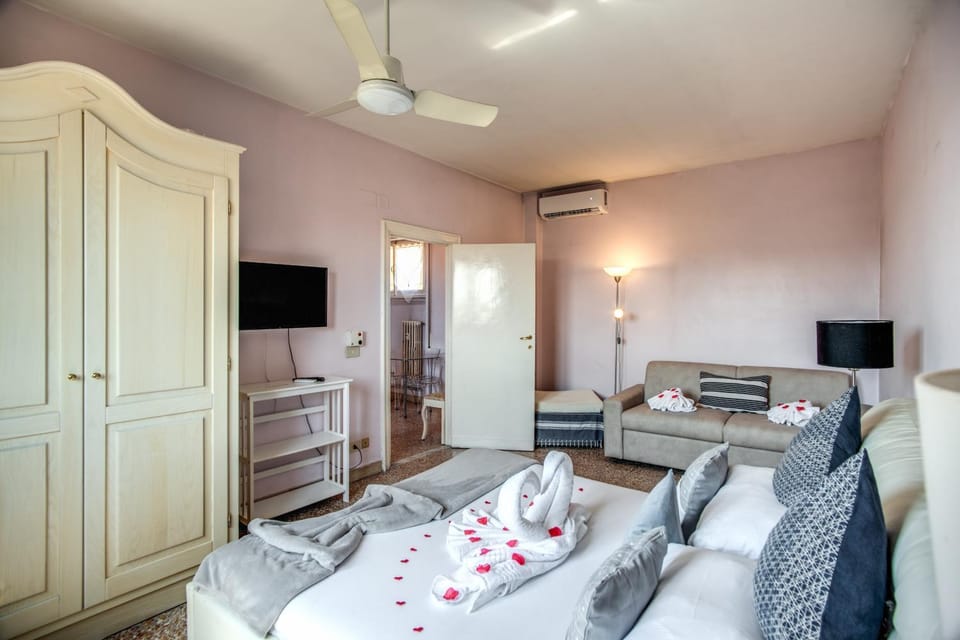 Suite Experience San Giovanni Apartments Apartment in Rome
