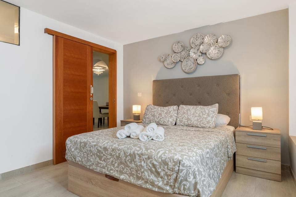 Living room, Bedroom