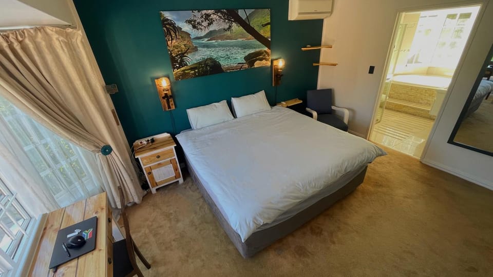 Bed, Photo of the whole room, Bedroom, air conditioner